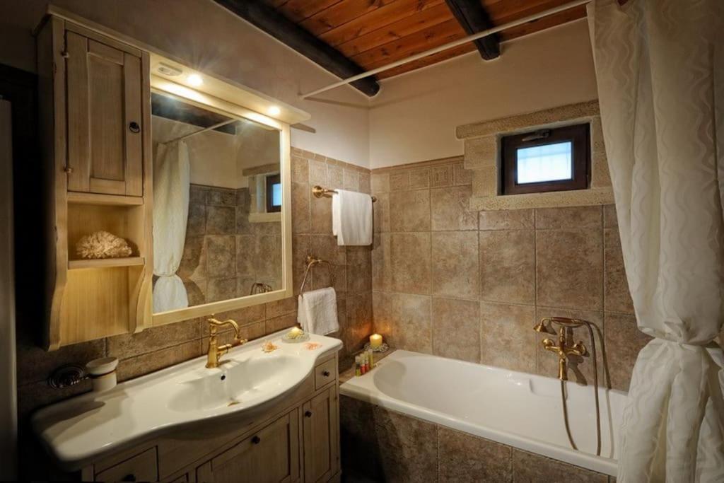 Stone House With Sea View Villa Achlia Luaran gambar